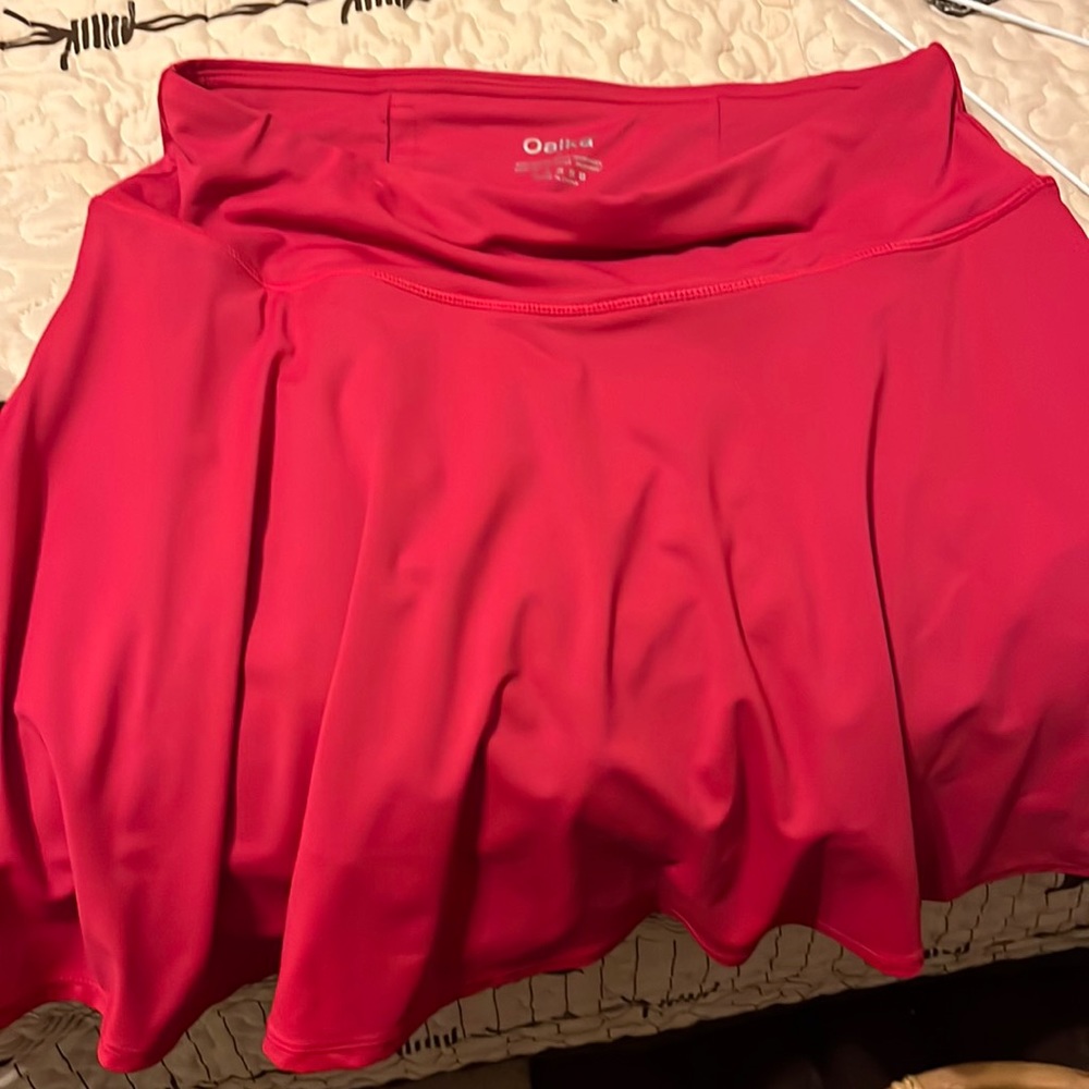 Golf or tennis skirt 15 inches long that’s more like a large